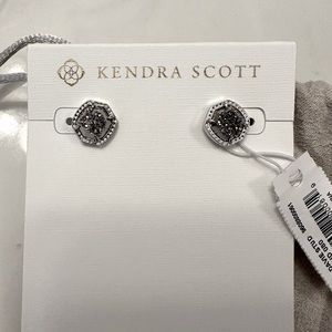 NWT Kendra Scott Davie stud in platinum druzy